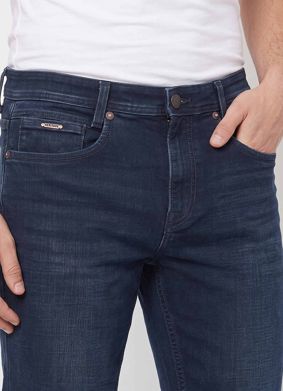 Men Black Straight Fit Mid Rise Stretchable Jeans, , large image number 4