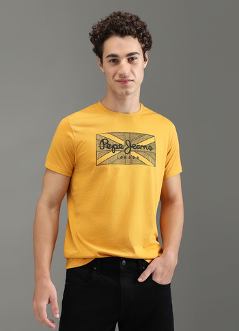 Men Yellow Slim Fit Graphic T-shirt