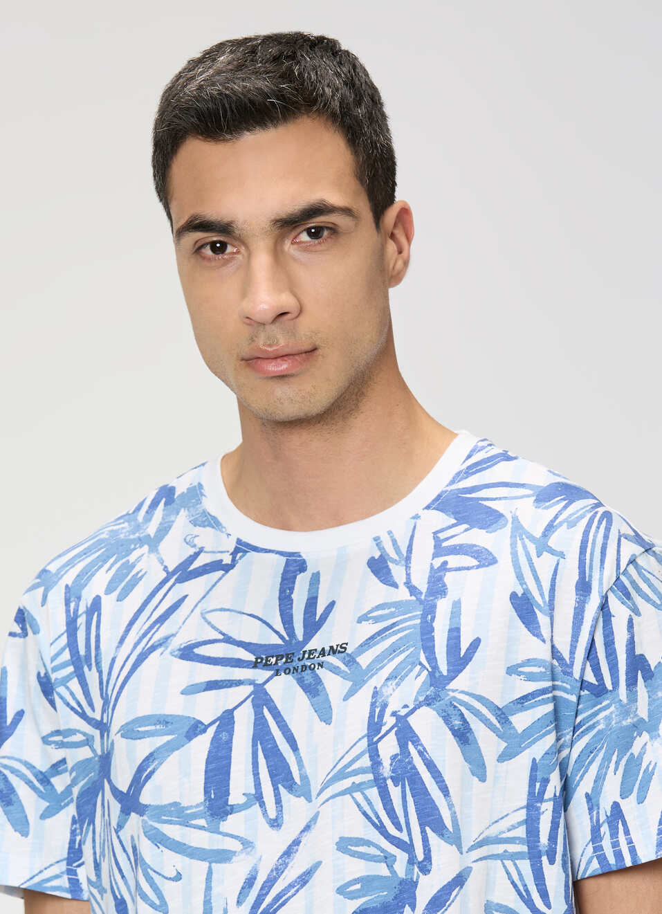 Men White Tropical Relaxed Fit T-shirt, , large image number 4